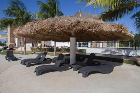 Departamento En Cancun Con 7 Albercas Tipo Playa Y Laguna Eksteriør bilde